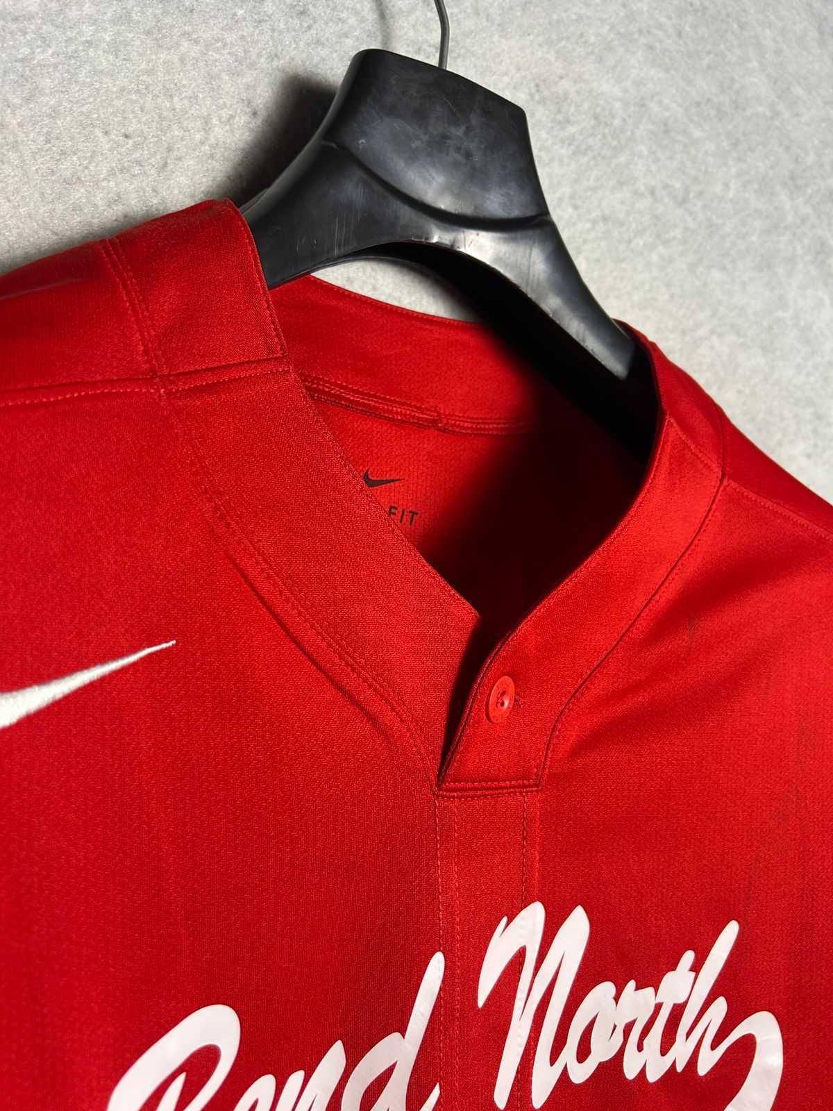 Nike Dri Fit Bend North Big Logo Red - Medium