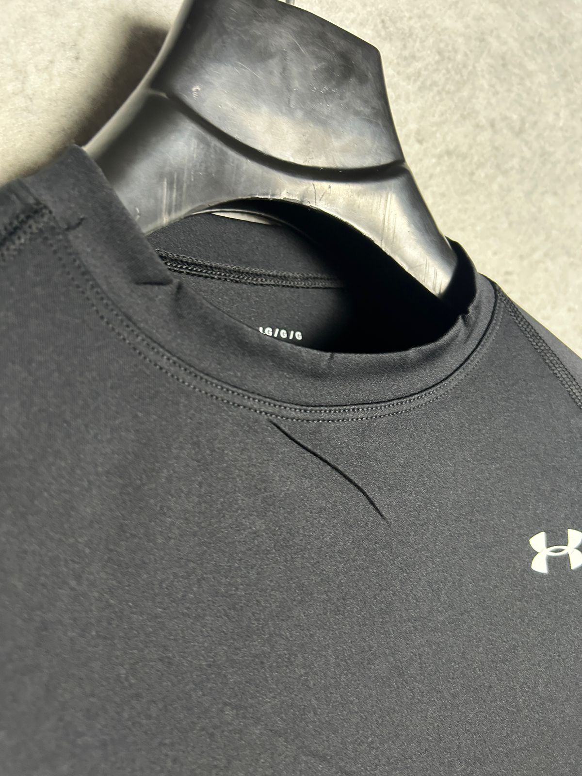 Under Armour Heat Gear Round Neck Full Sleeves - LG