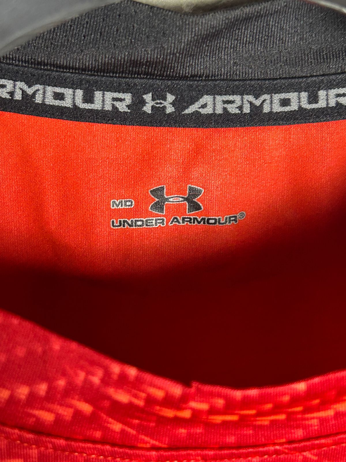 Under Armour Round Neck - Medium