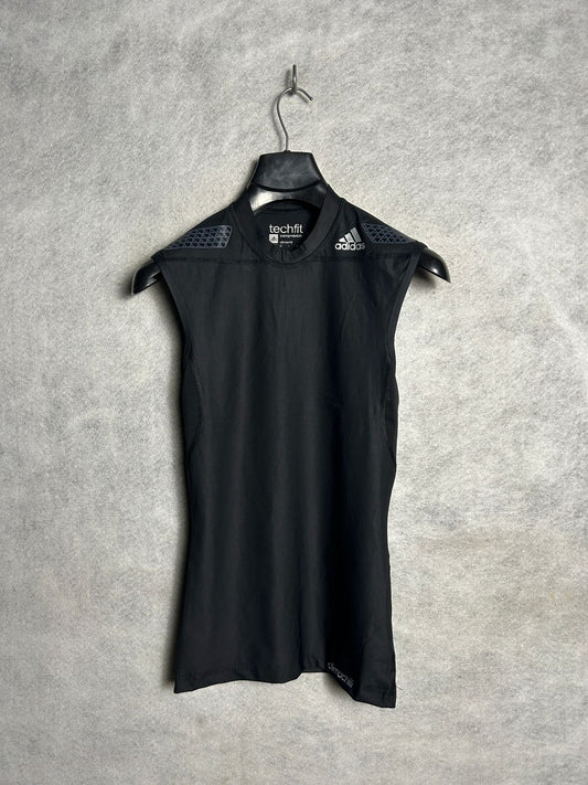 Adidas Techfit Round Neck - Medium