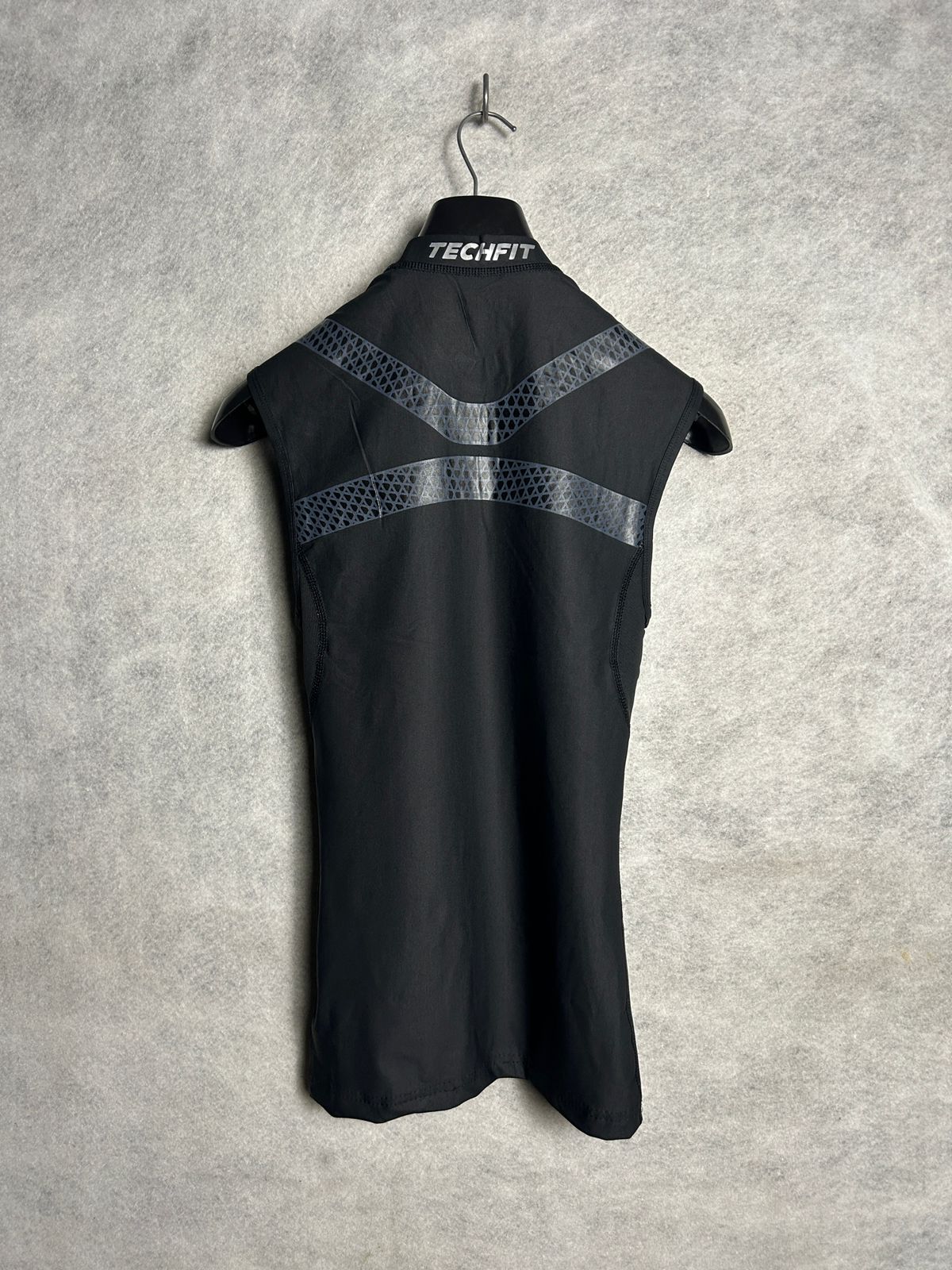 Adidas Techfit Round Neck - Medium