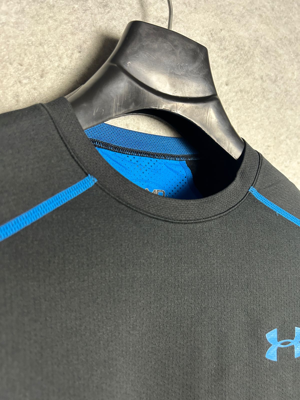 Under Armour Heat Gear Round Neck Full Sleeves - Medium