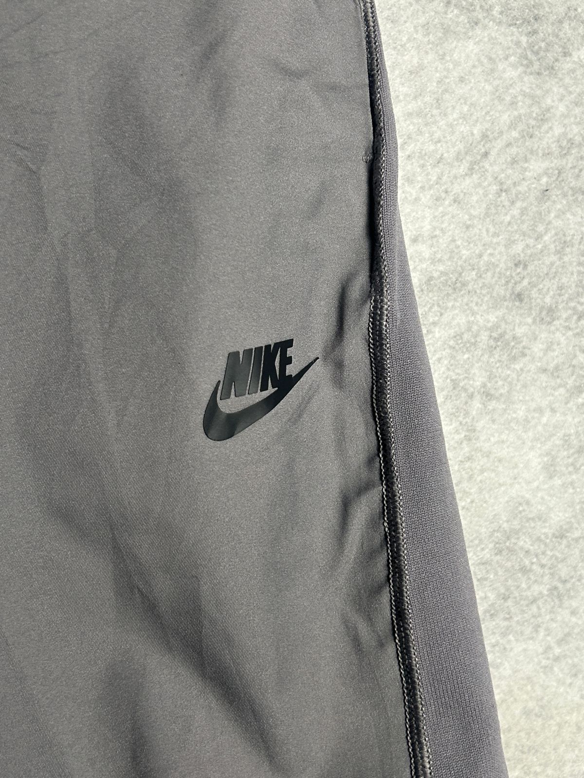 Nike Grey - Medium