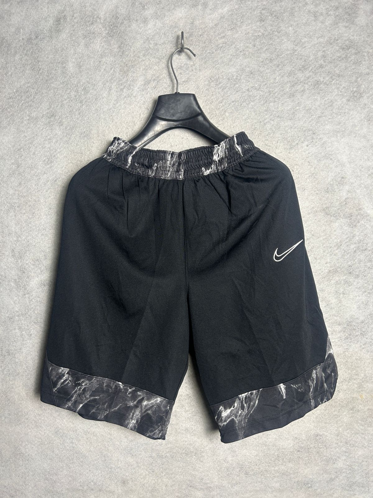 Nike Dri Fit Black - Medium