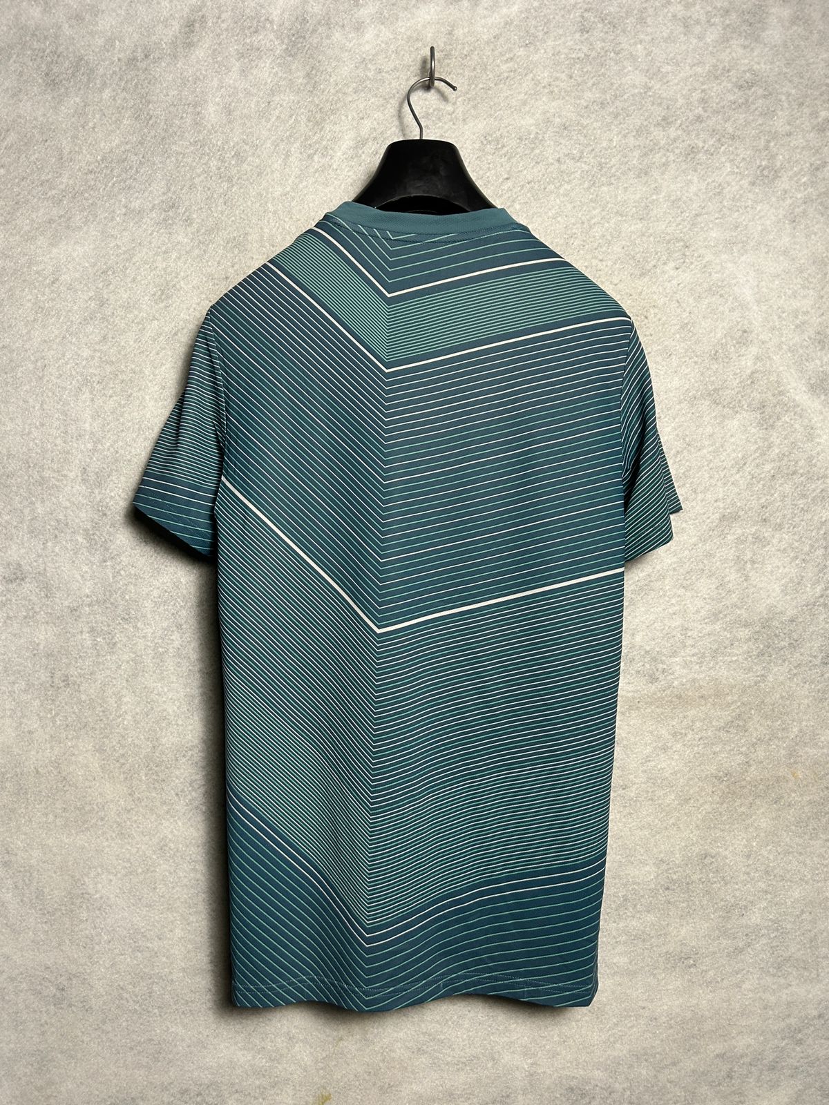 Nike Dri Fit Green Printed Round Neck - Small