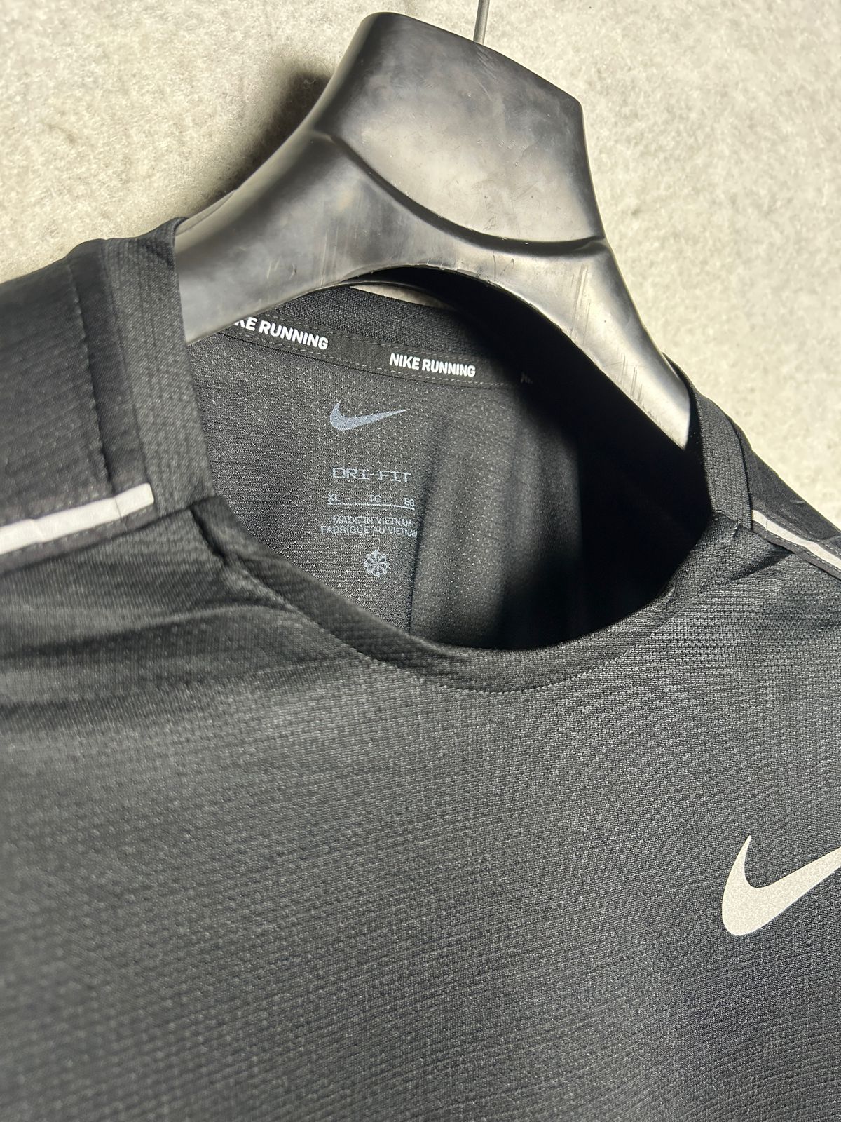 Nike Dri Fit Black Full Sleeves Round Neck - XL