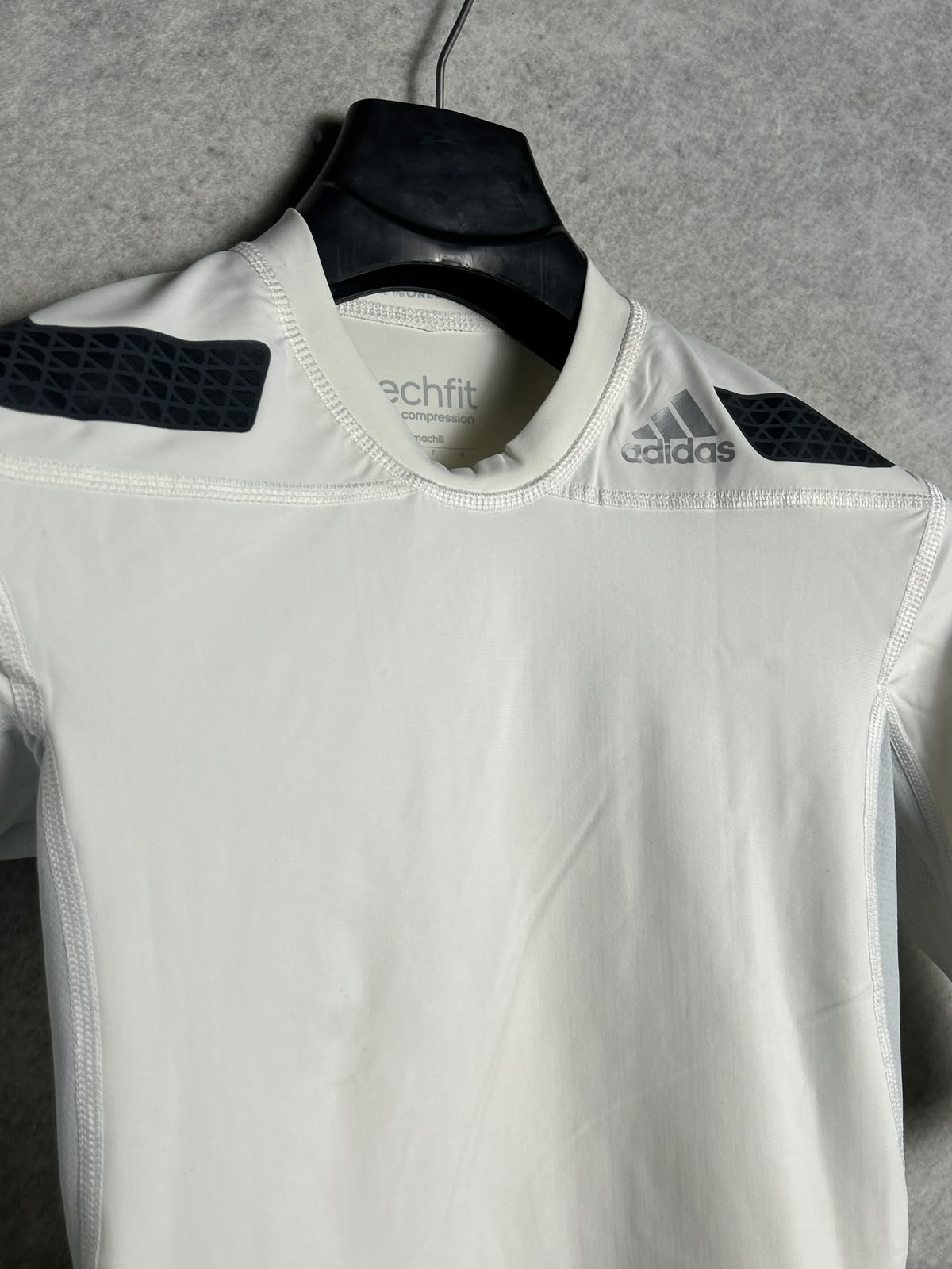 Adidas Climachill Techfit White Round Neck - Medium