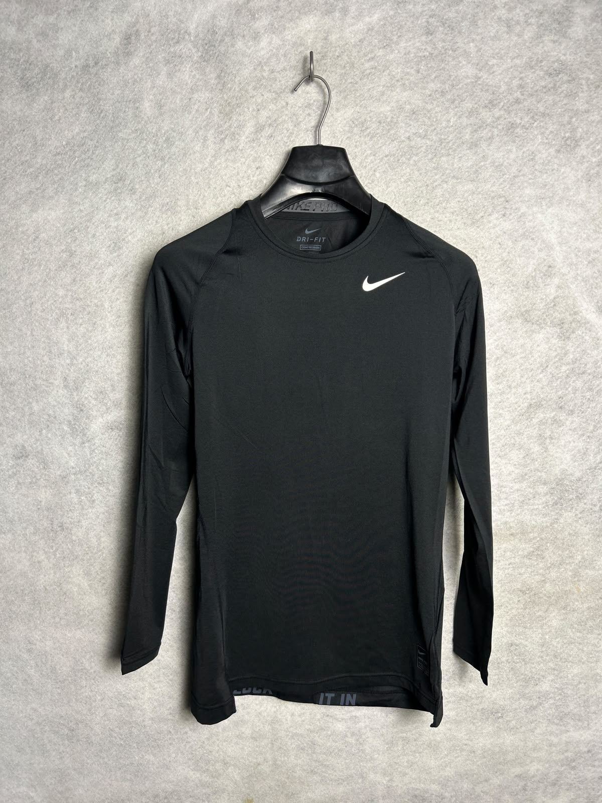 Nike Dri Fit Full Sleeves Black Round Neck - Large