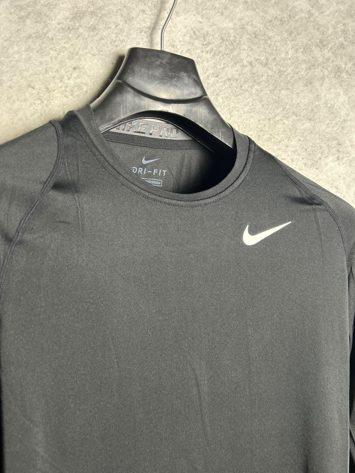 Nike Dri Fit Full Sleeves Black Round Neck - Large