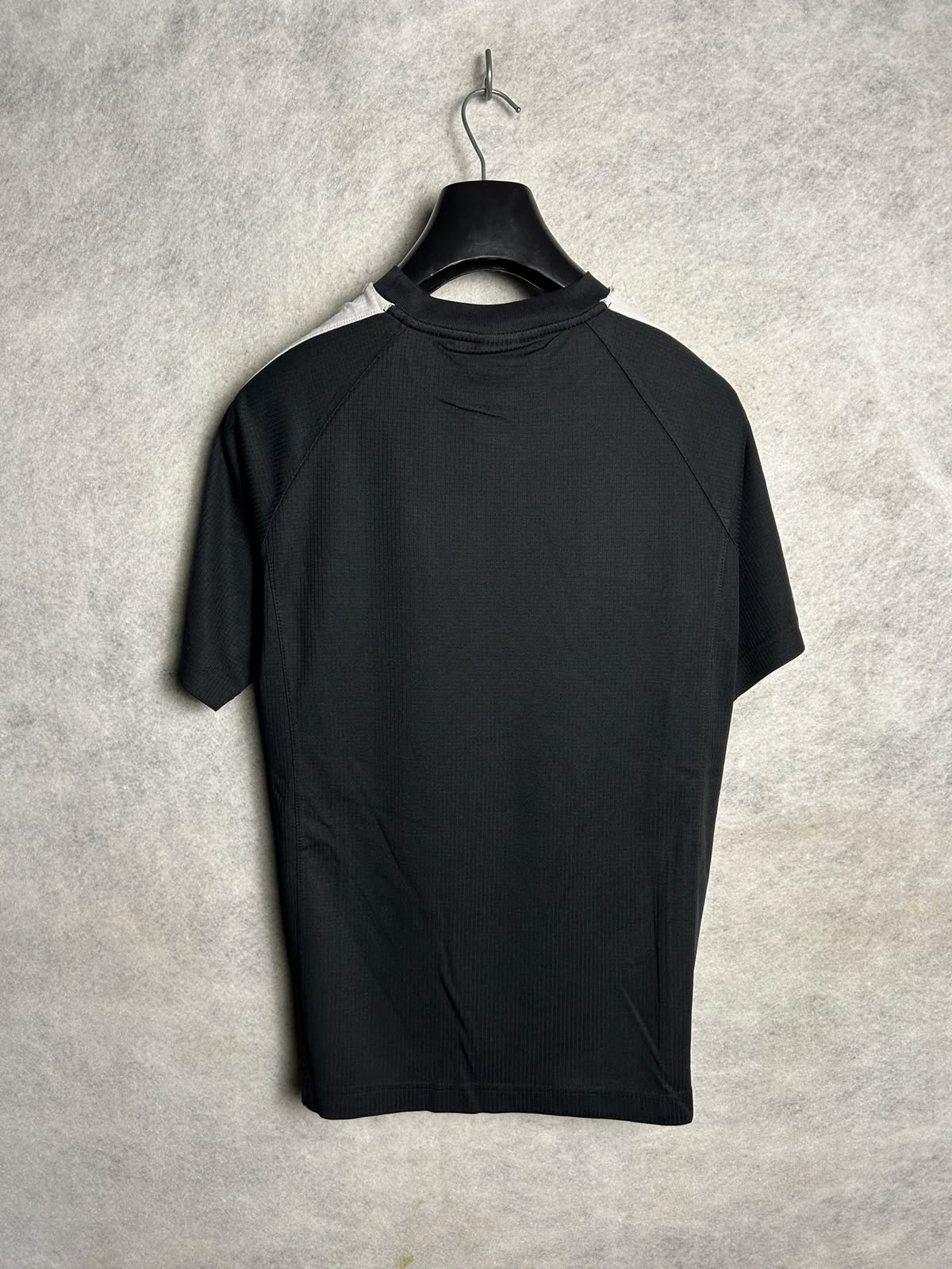 Nike Fit Dry Black Round Neck - Medium