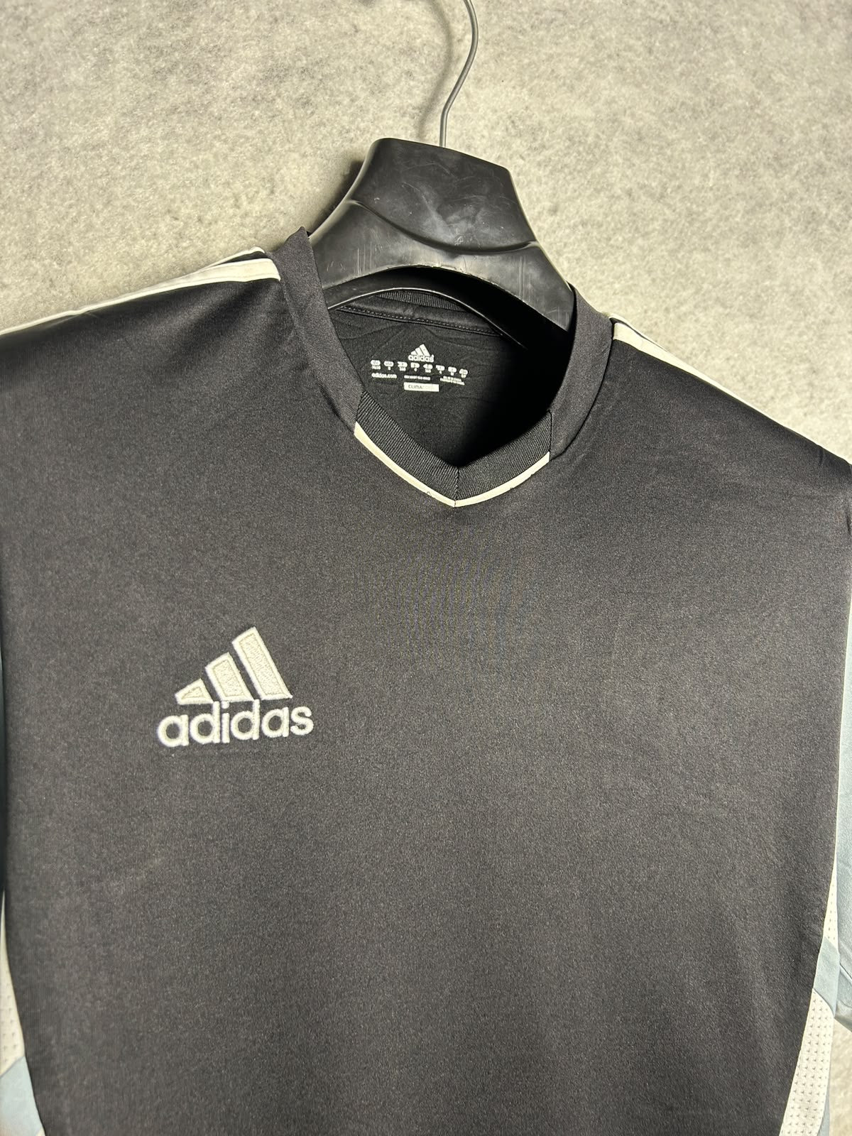 Adidas Climacool V Neck - Medium