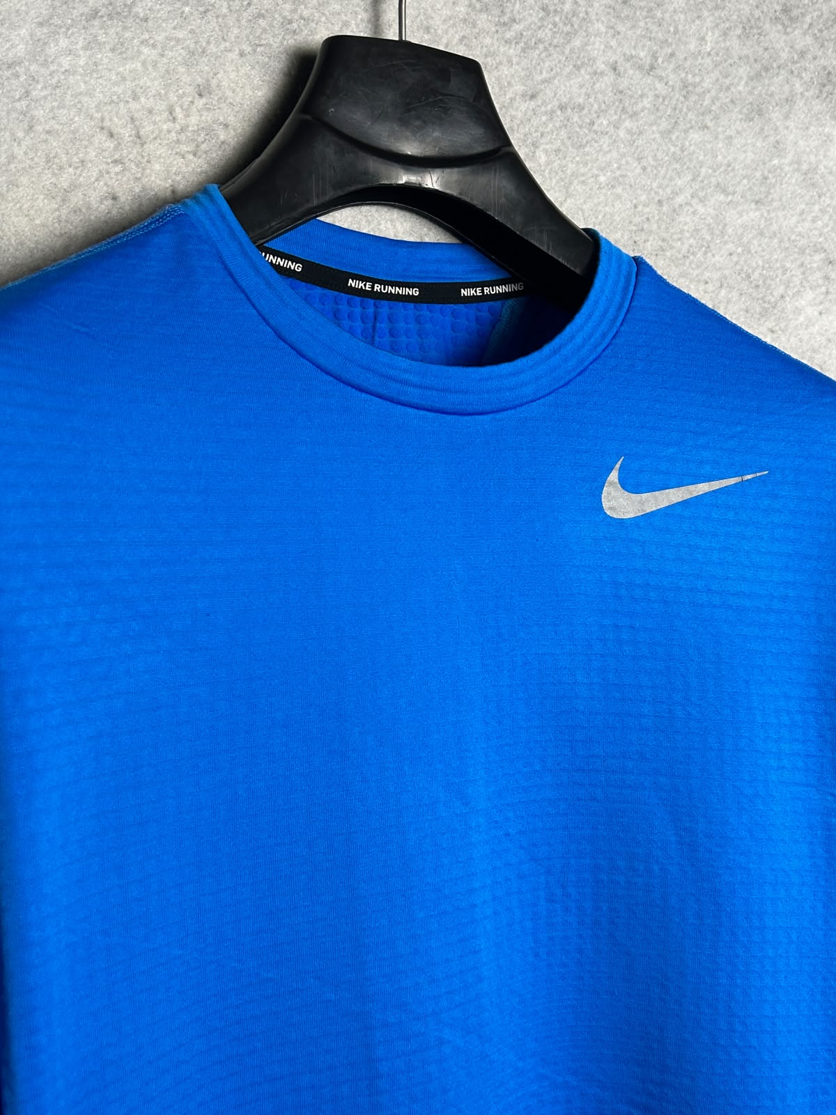 Nike Dri Fit Blue Round Neck Full Sleeves - Medium