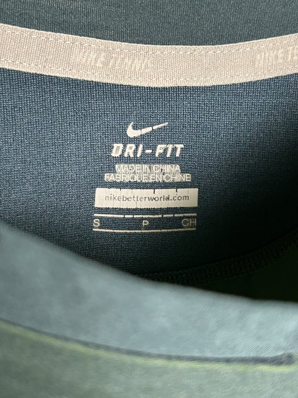Nike Dri Fit Round Neck - Small
