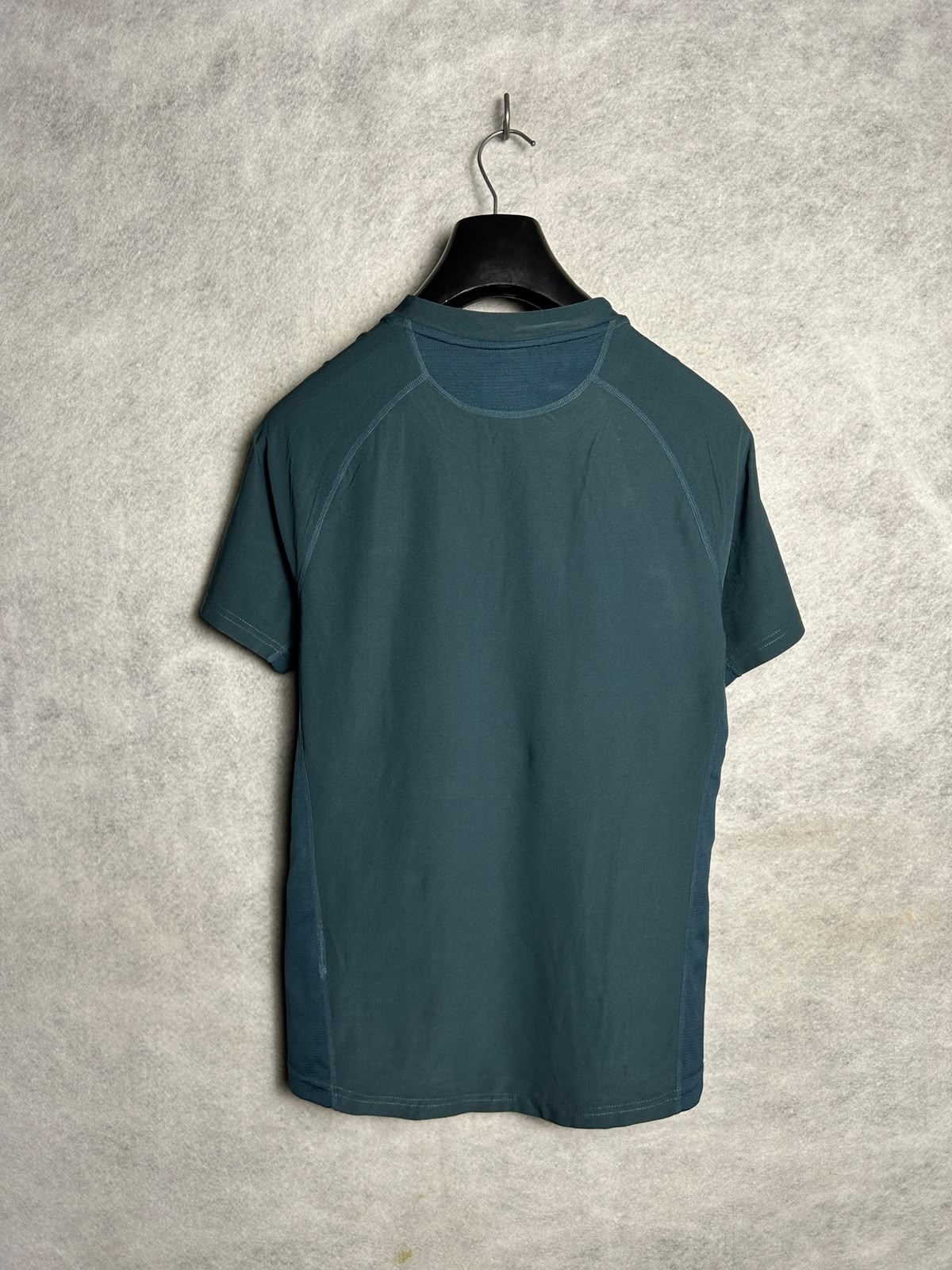 Nike Dri Fit Round Neck - Small