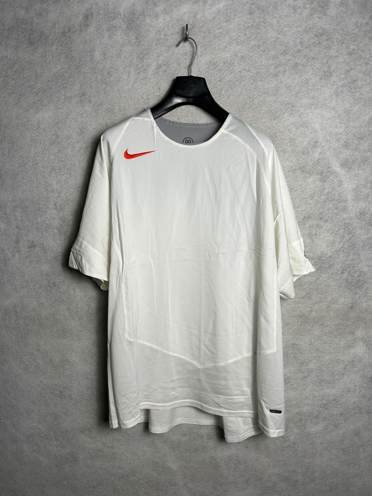 Nike Dri Fit White Round Neck - XL