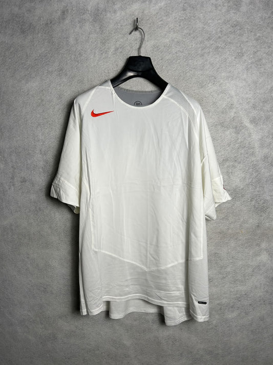 Nike Dri Fit White Round Neck - XL