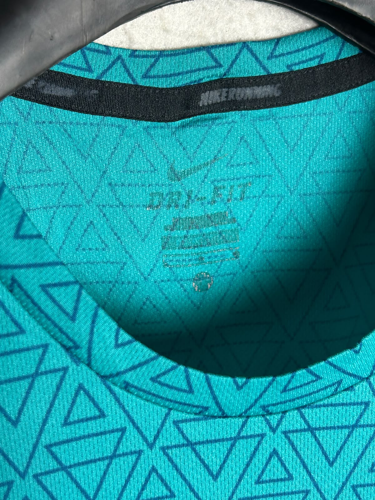 Nike Dri Fit Printed Round Neck - Medium