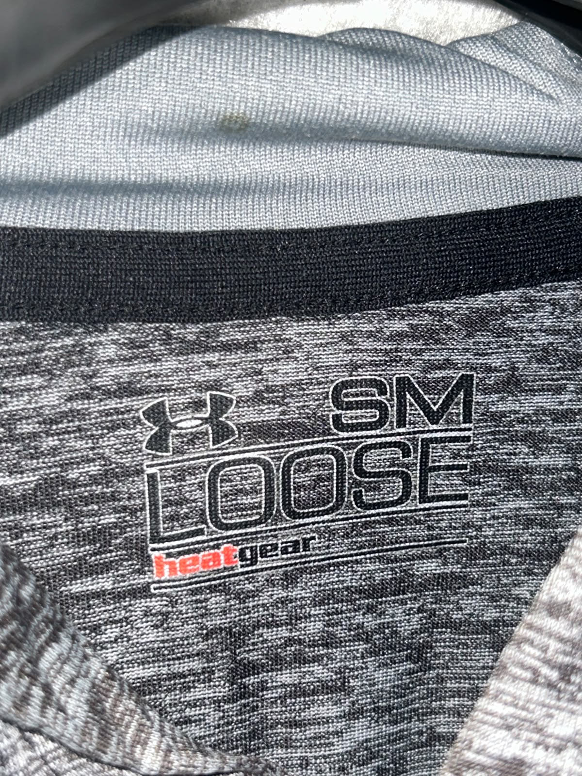 Under Armour Heat Gear Grey Full Sleeves Hoodie - SM