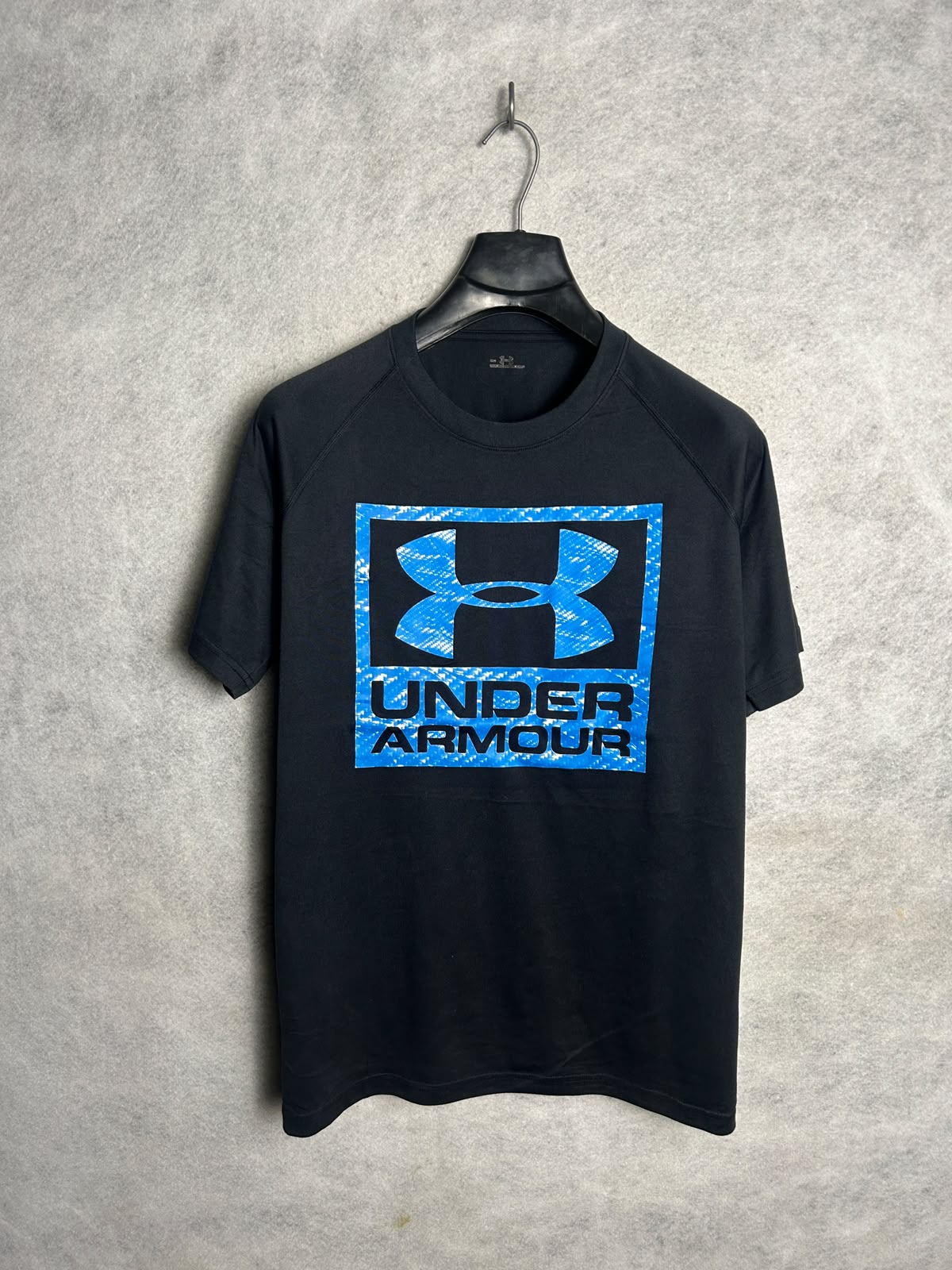 Under Armour Big Logo Black Round Neck - Medium