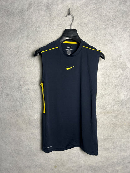 Nike Dri Fit Round Neck - Medium