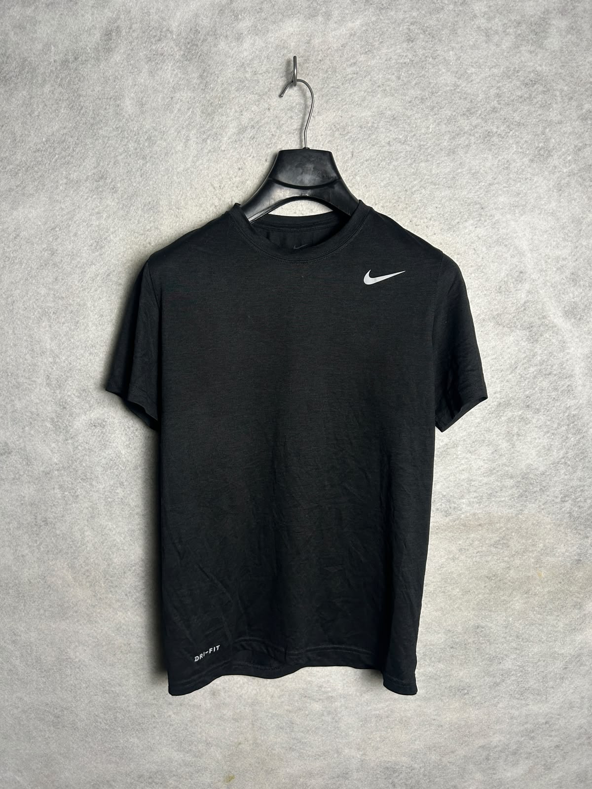 The Nike Tee Dri Fit Black Round Neck - O