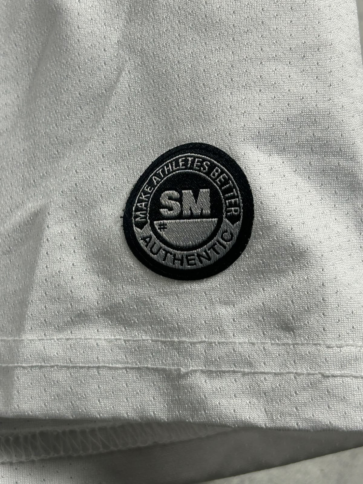 Under Armour SM White V Neck - Medium
