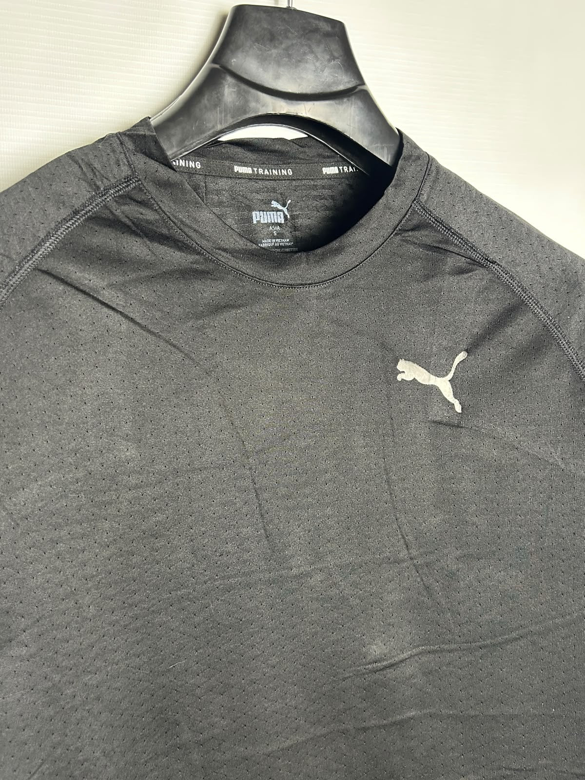 Puma Black Round Neck - Small