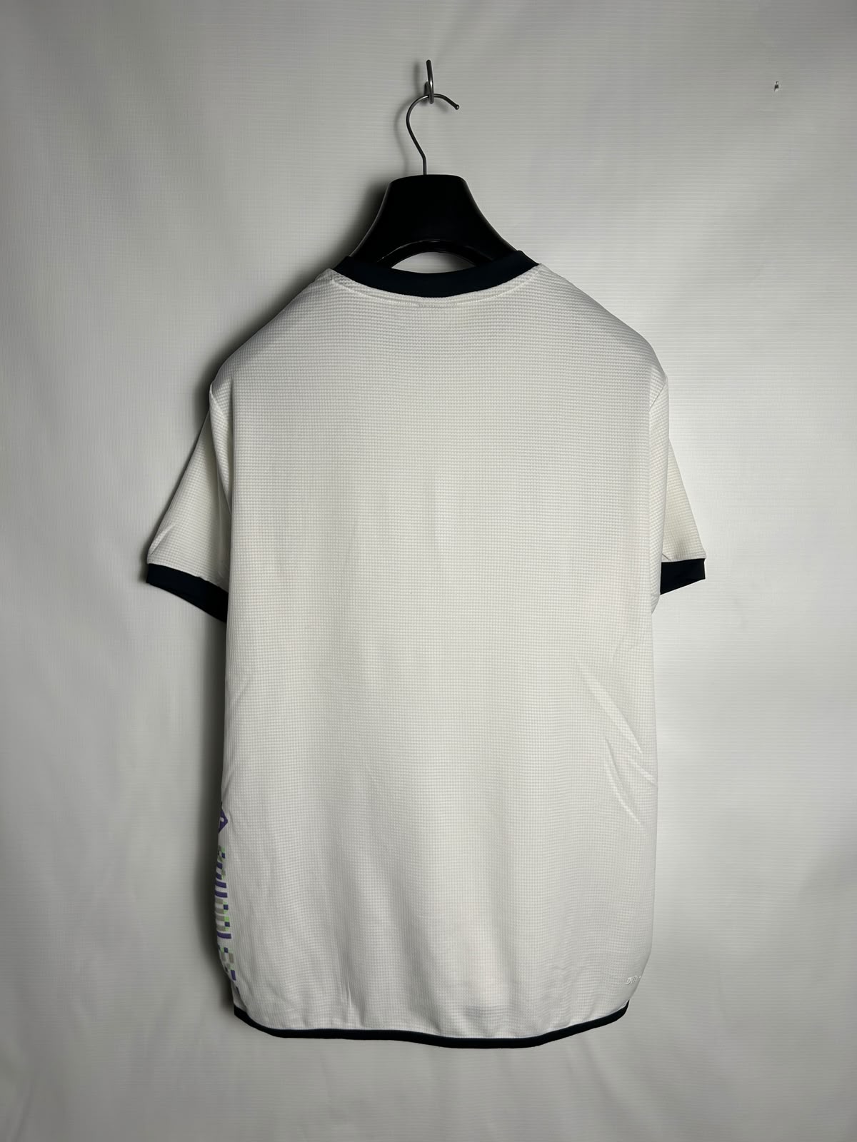 Nike Dri Fit White Round Neck - Large