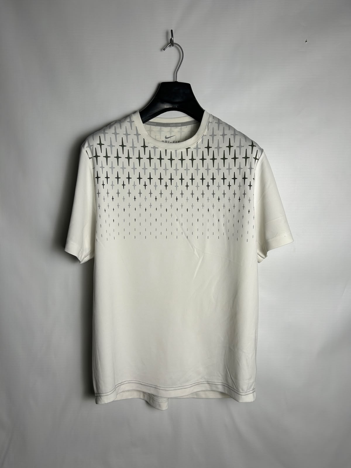 Nike Dri Fit White Printed Round Neck - Large