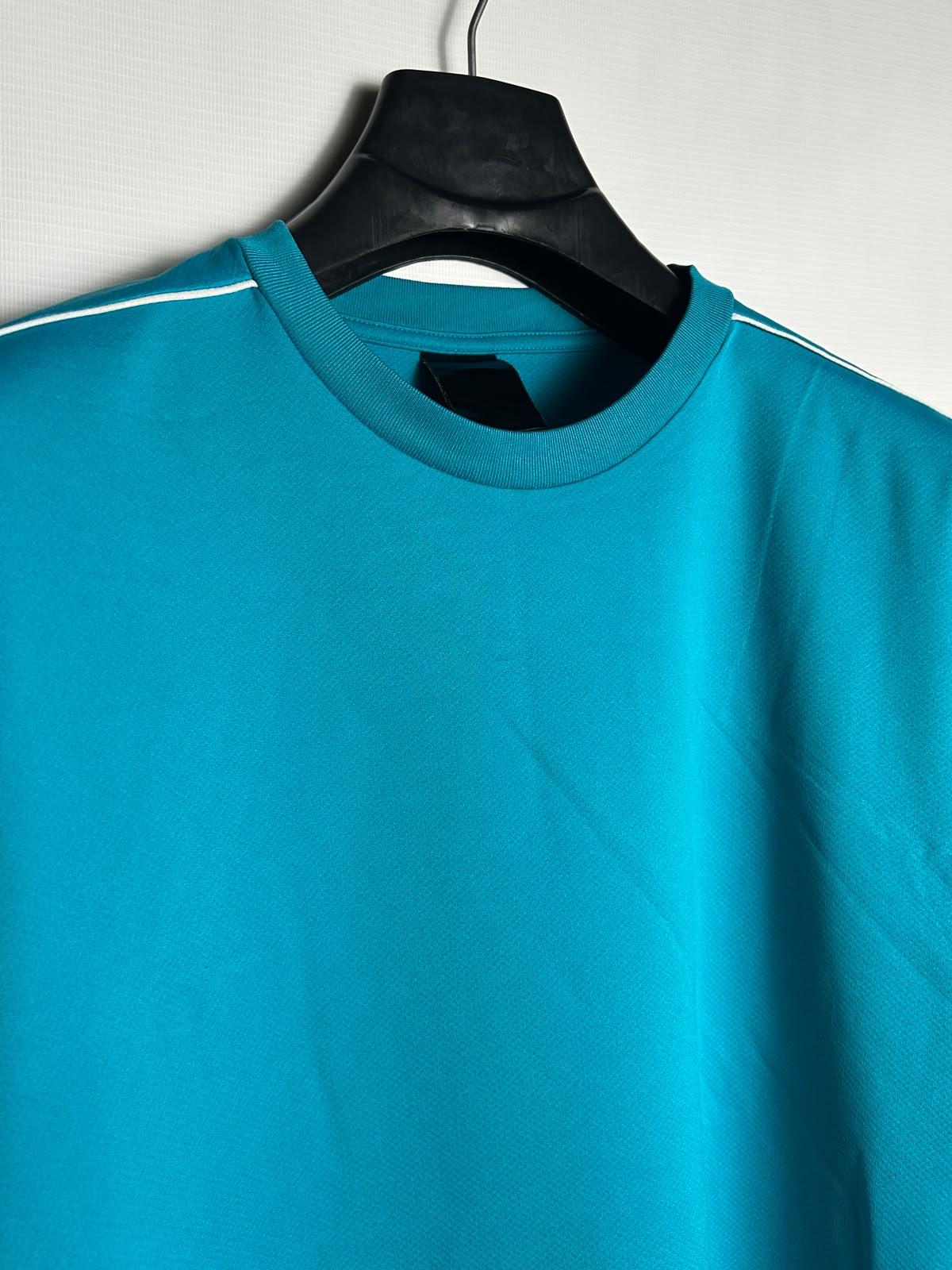 Adidas Round Neck - Medium