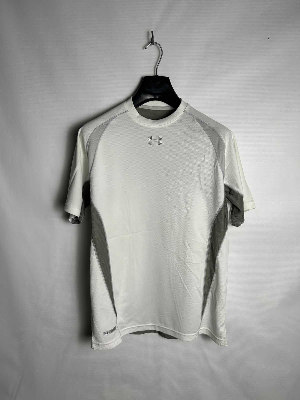 Under Armour White Round Neck - Large