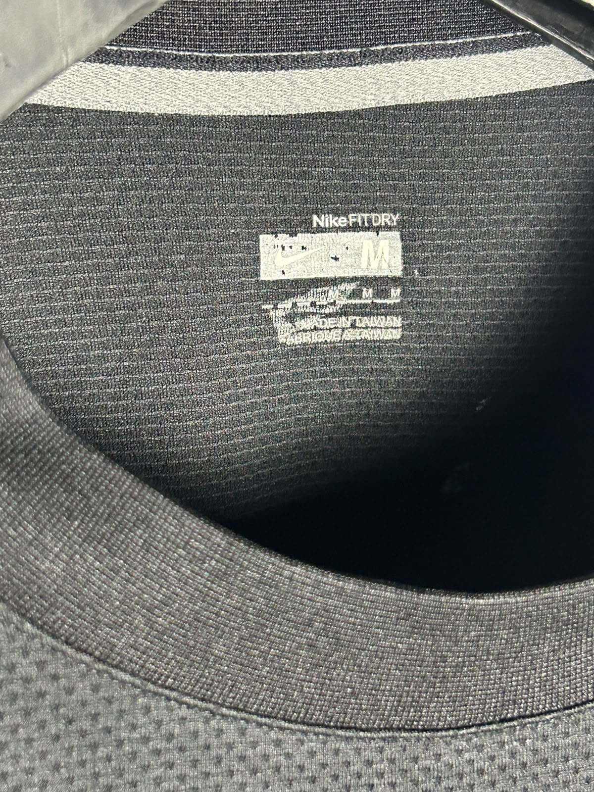 Nike Fit Dry Black Round Neck - Medium