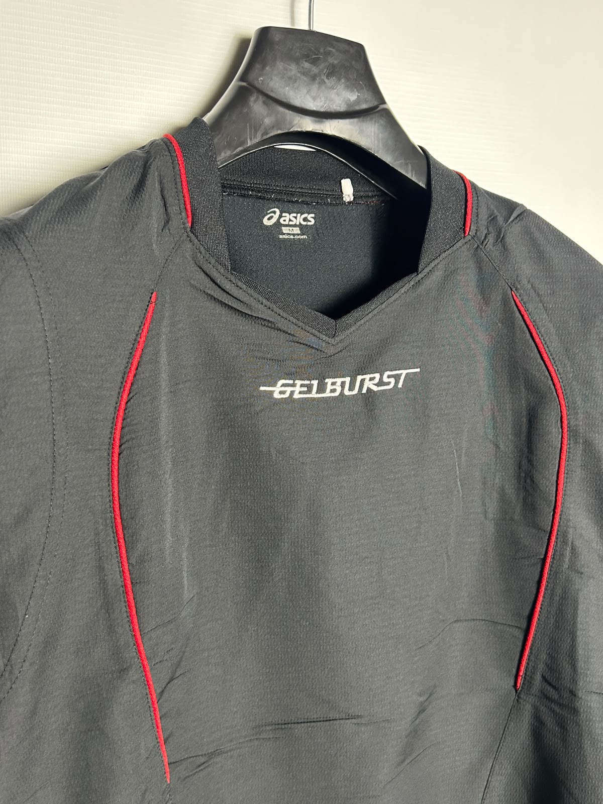 Asics Gel Brust Black V Neck - Medium