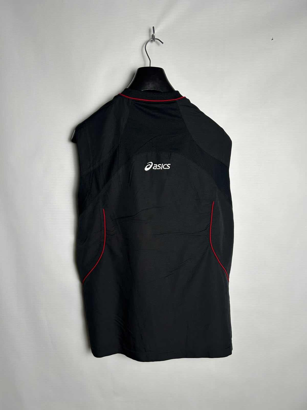 Asics Gel Brust Black V Neck - Medium