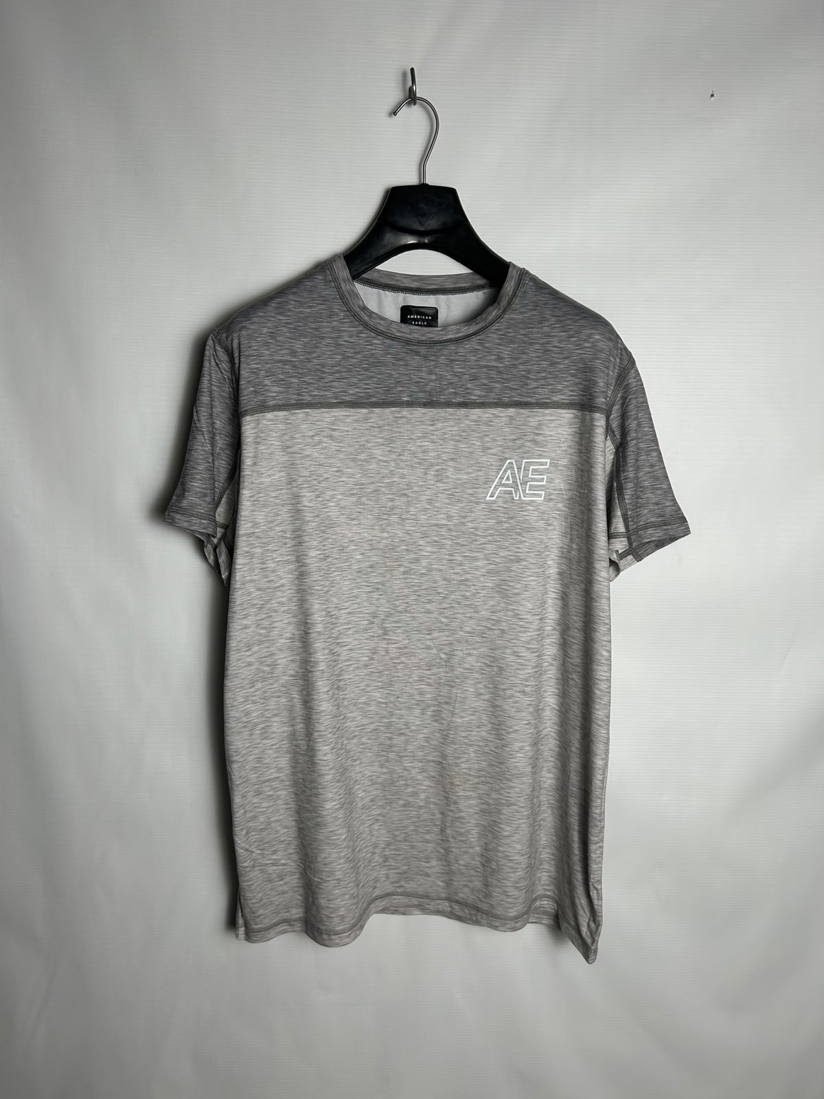 American Eagle Grey Round Neck - Large