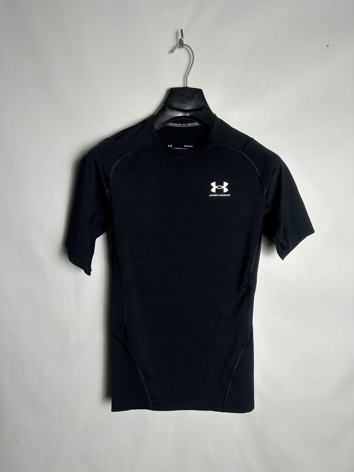 Under Armour Heat Gear Black Round Neck - Medium