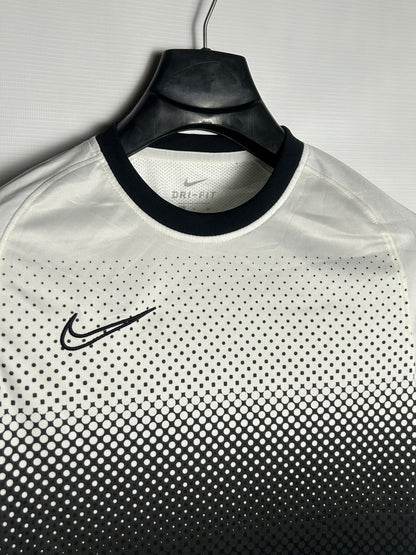 Nike Dri Fit White And Black Round Neck - Small