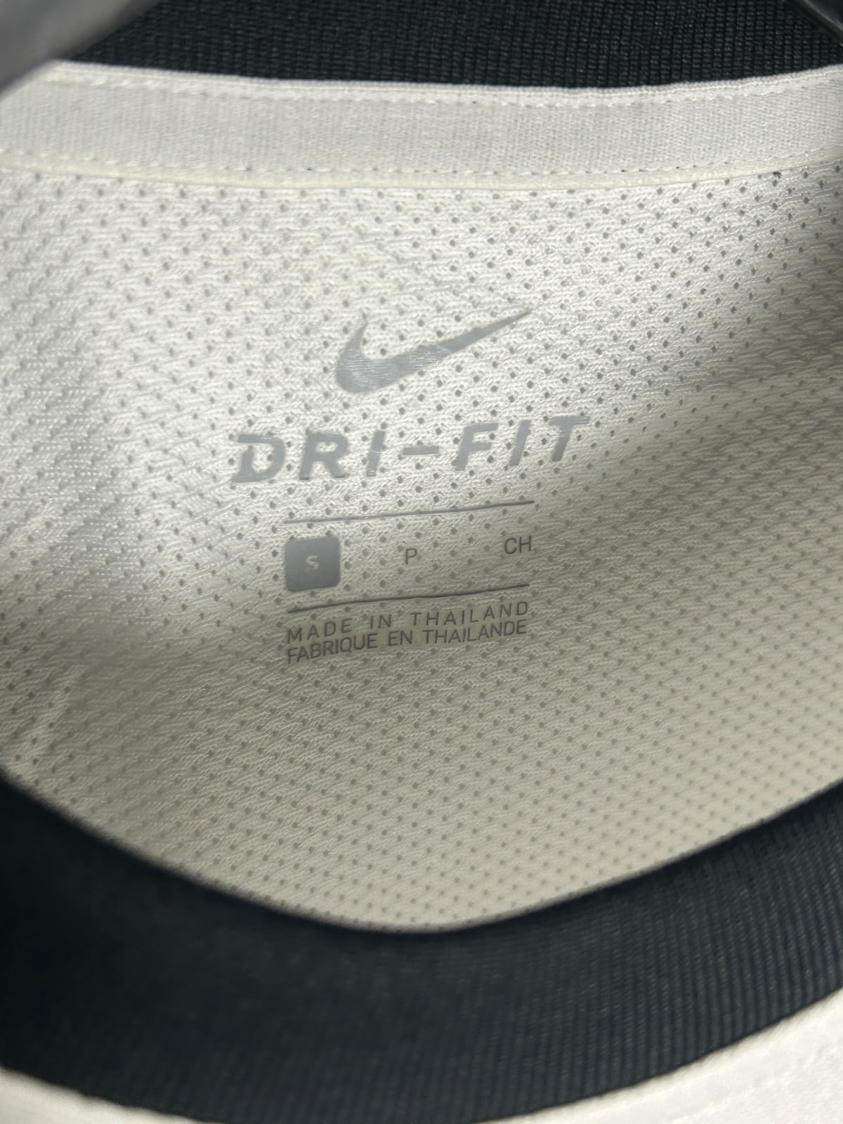 Nike Dri Fit White And Black Round Neck - Small