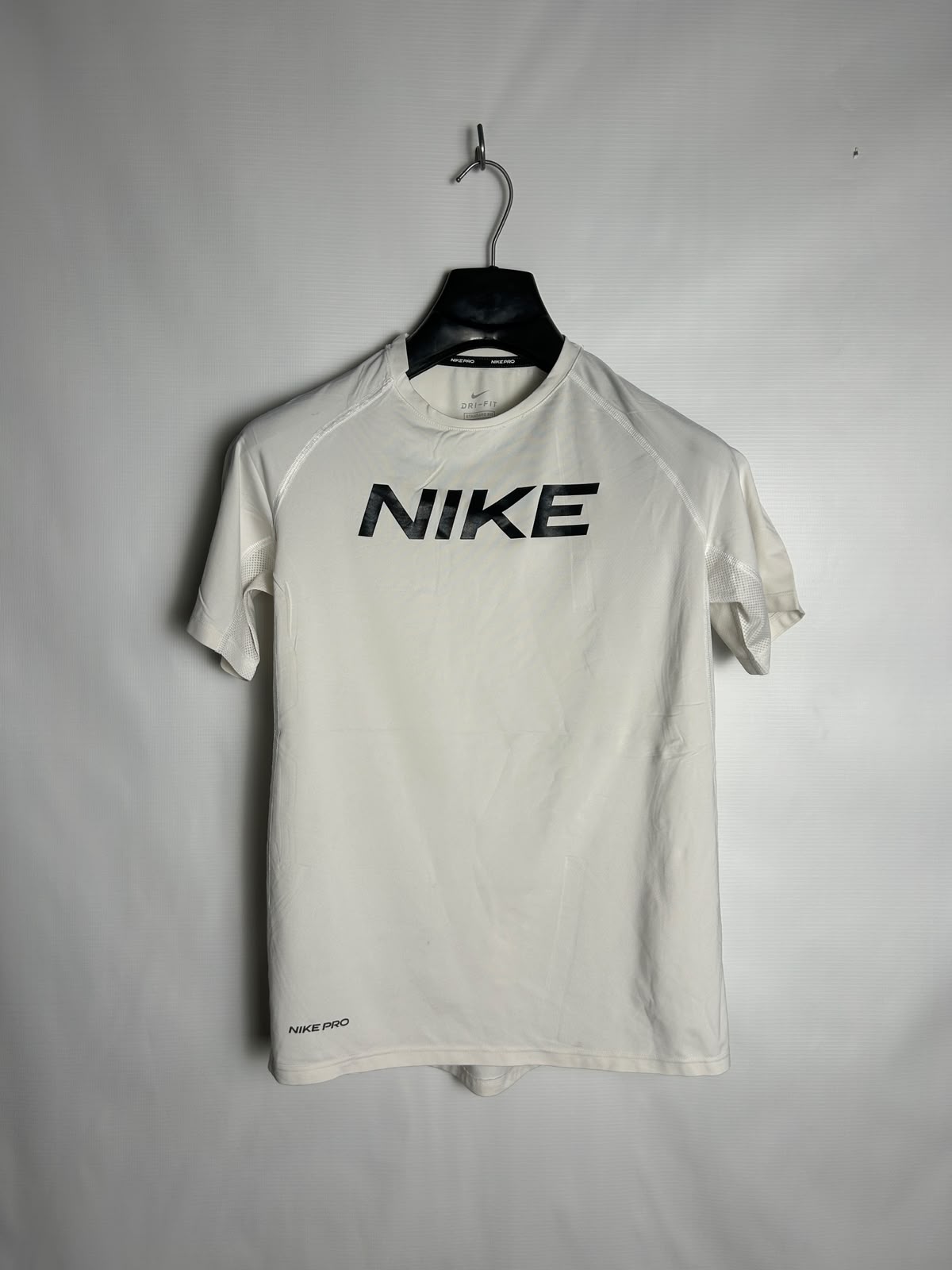 Nike Big Logo Dri Fit White Round Neck - XL