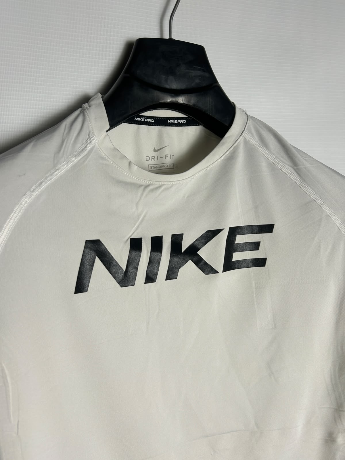 Nike Big Logo Dri Fit White Round Neck - XL