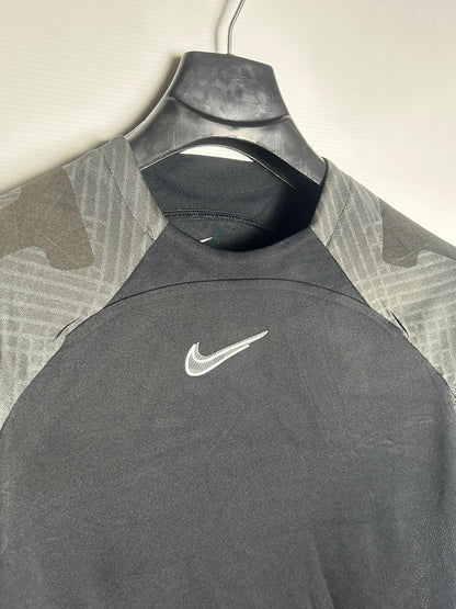 Nike Dri Fit Black Round Neck - Large