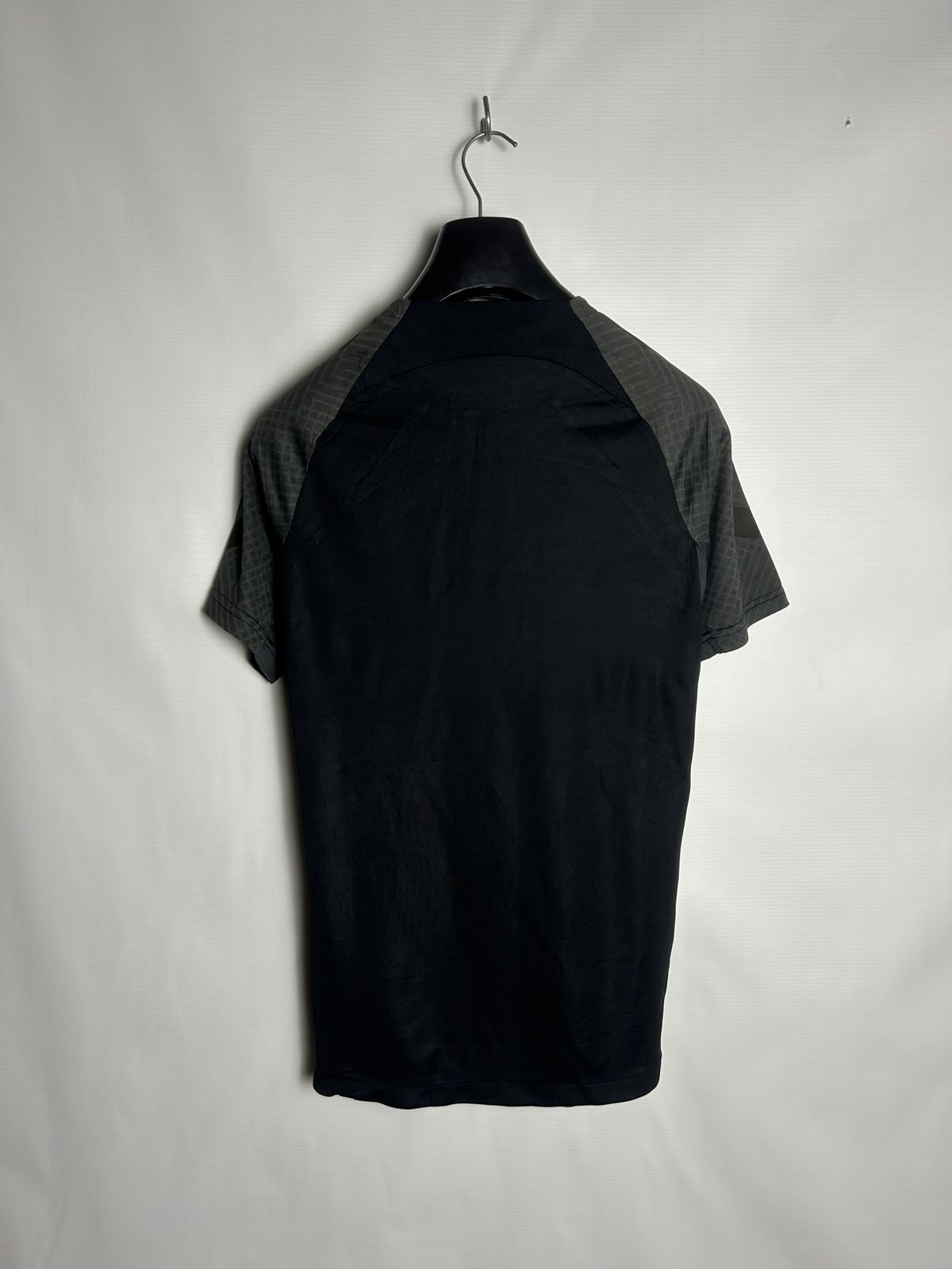 Nike Dri Fit Black Round Neck - Large