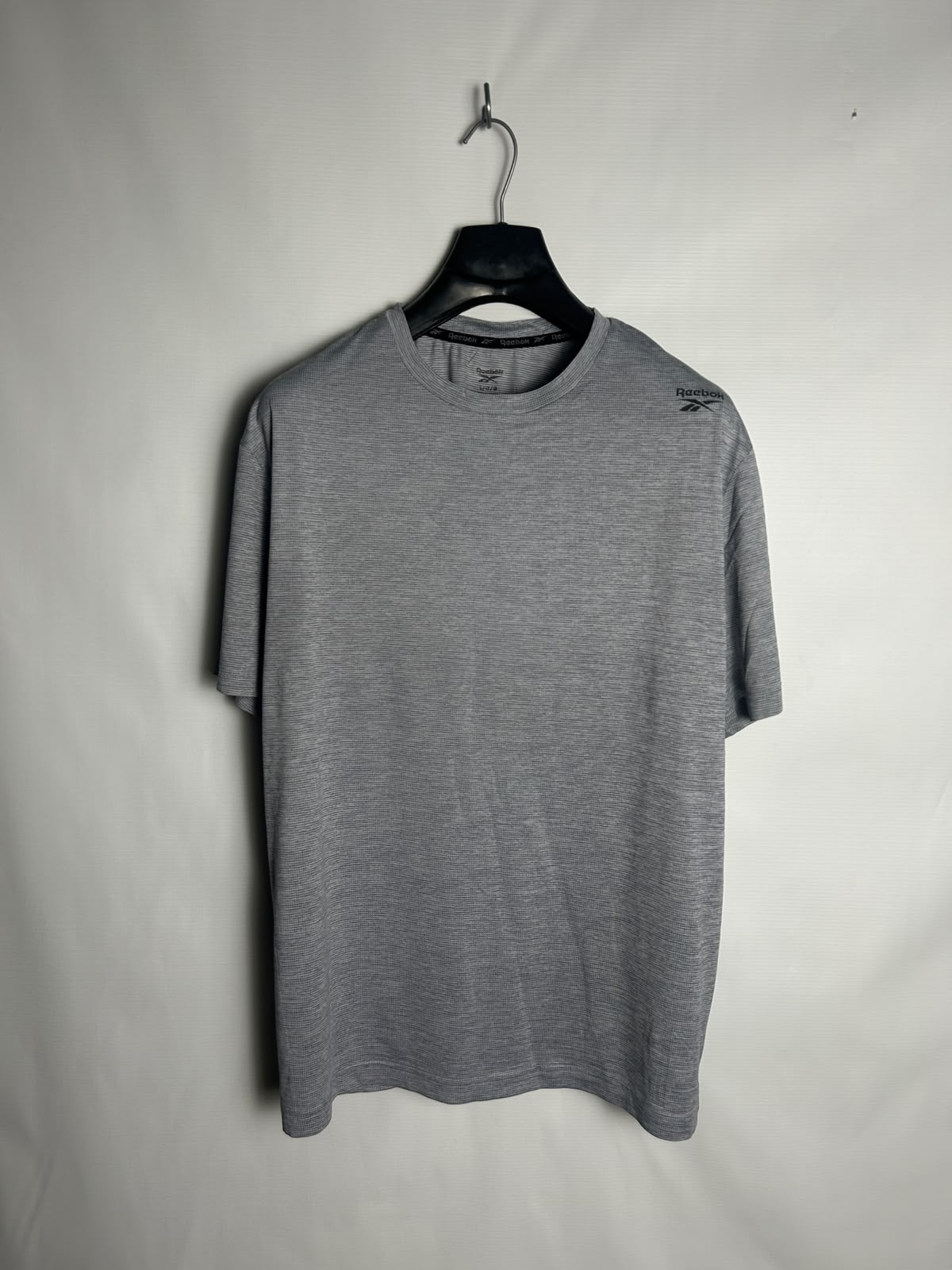 Reebok Grey Round Neck - Large