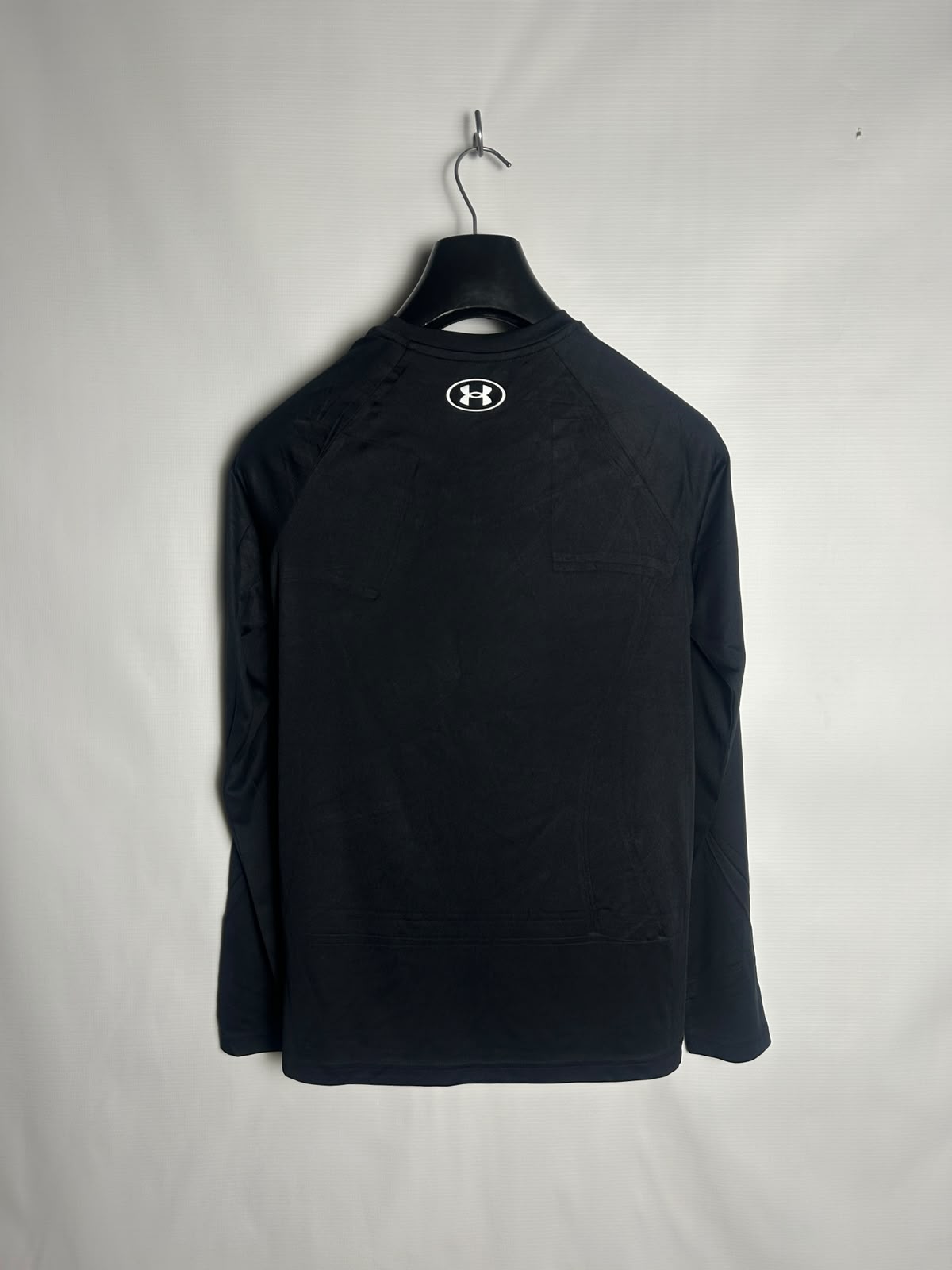 Under Armour Black Big Logo Full Sleeves Round Neck - YLG