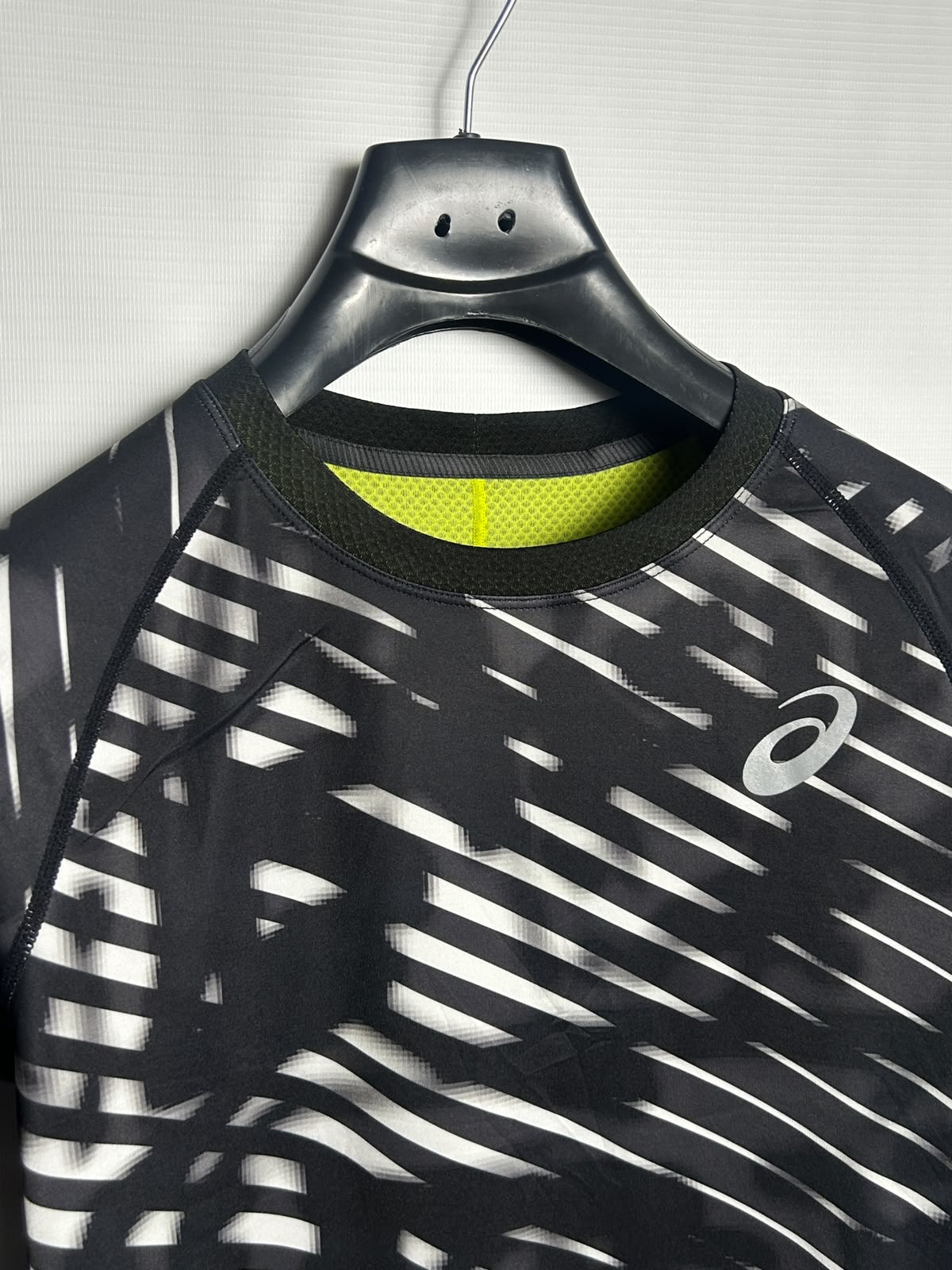 Asics Printed Round Neck - Small