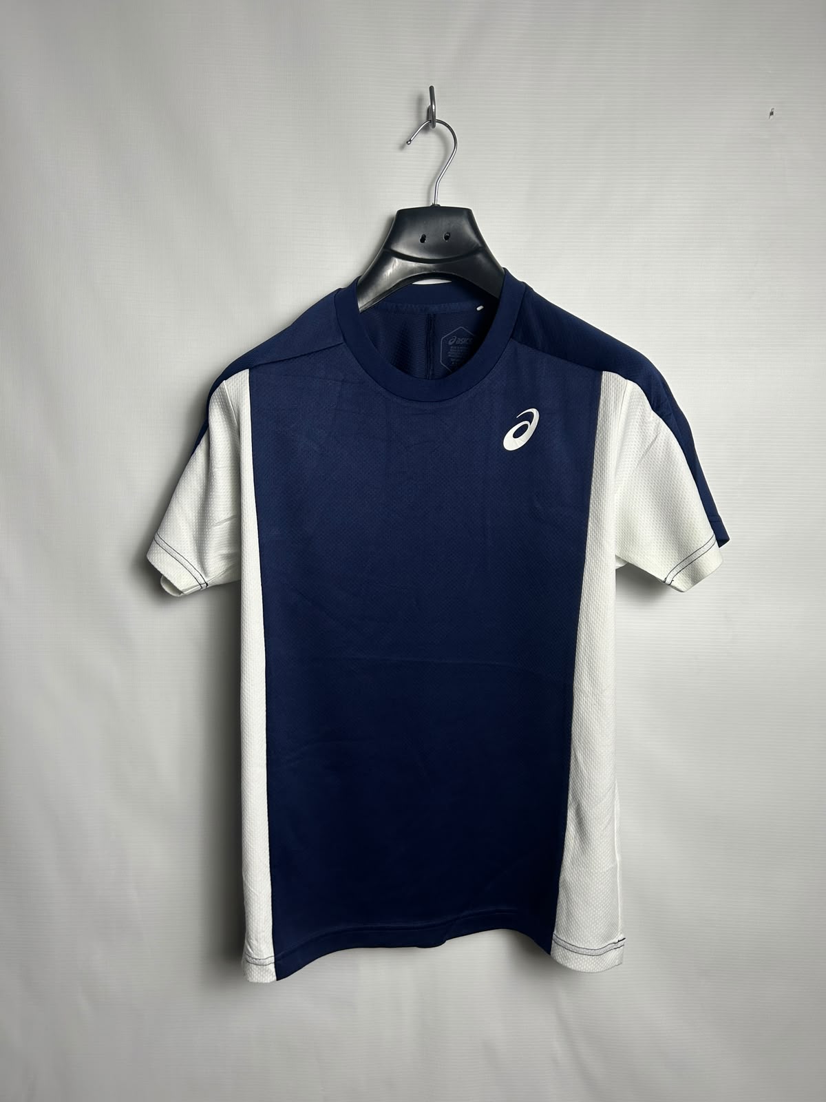 Asics Blue And White Round Neck - Medium