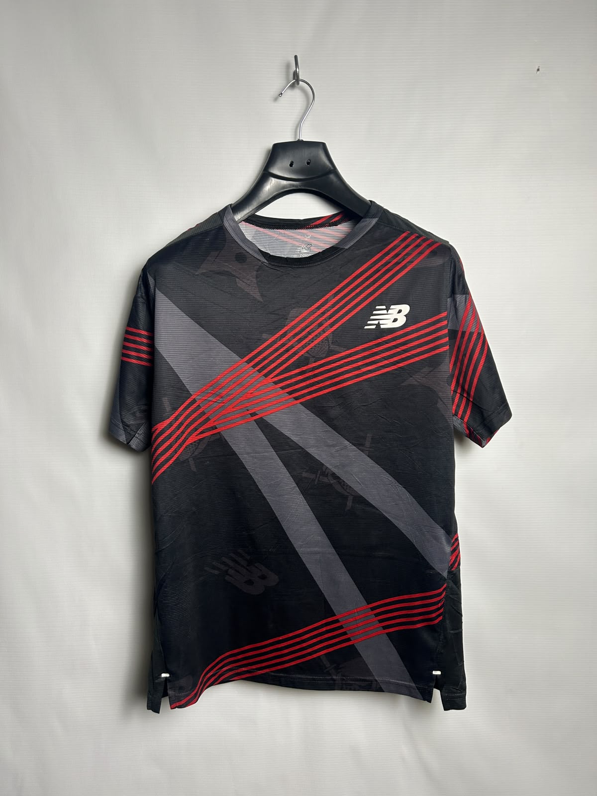 New Balance Black Printed Round Neck - Medium