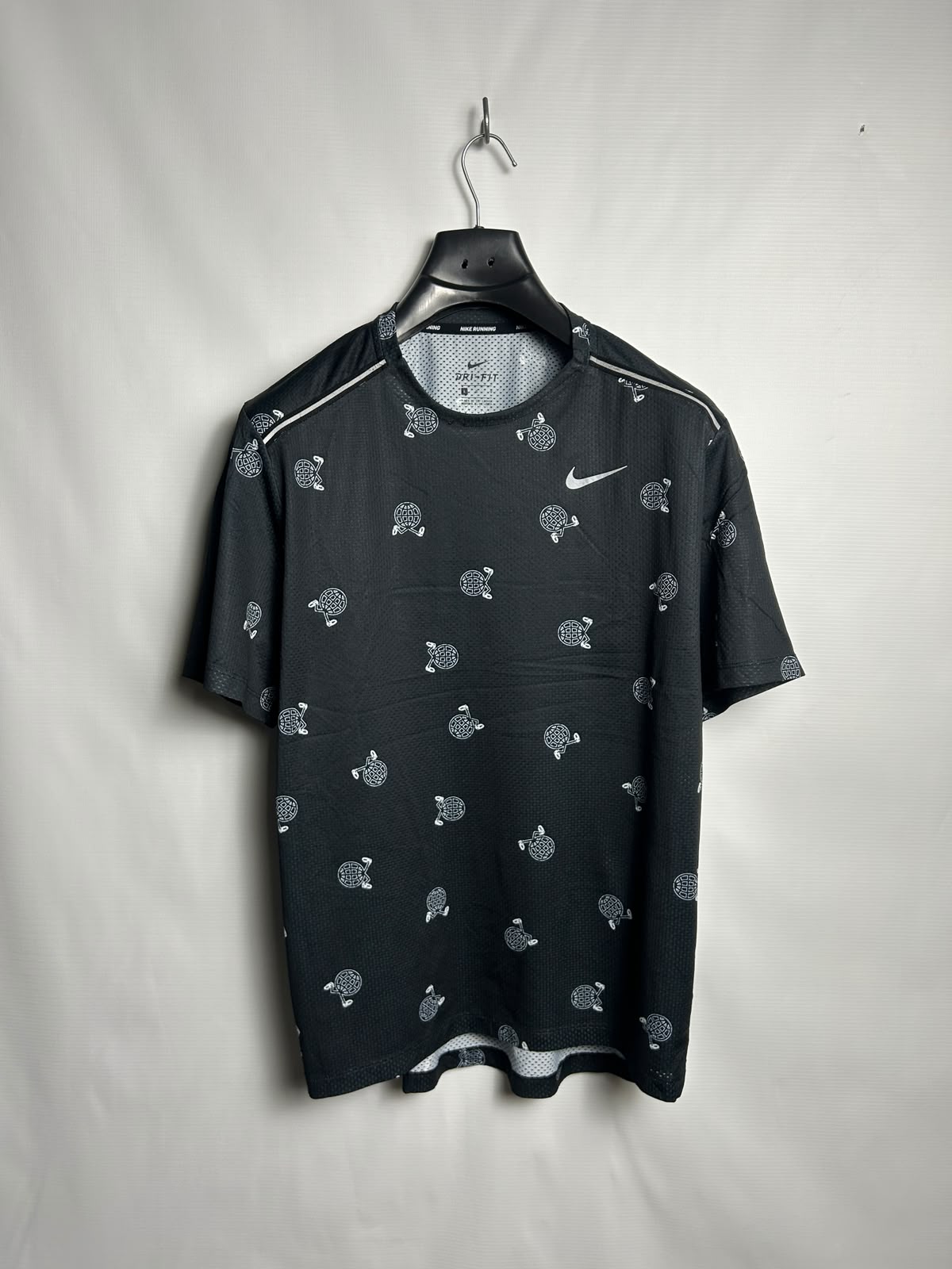 Nike Dri Fit Printed Round Neck - Large