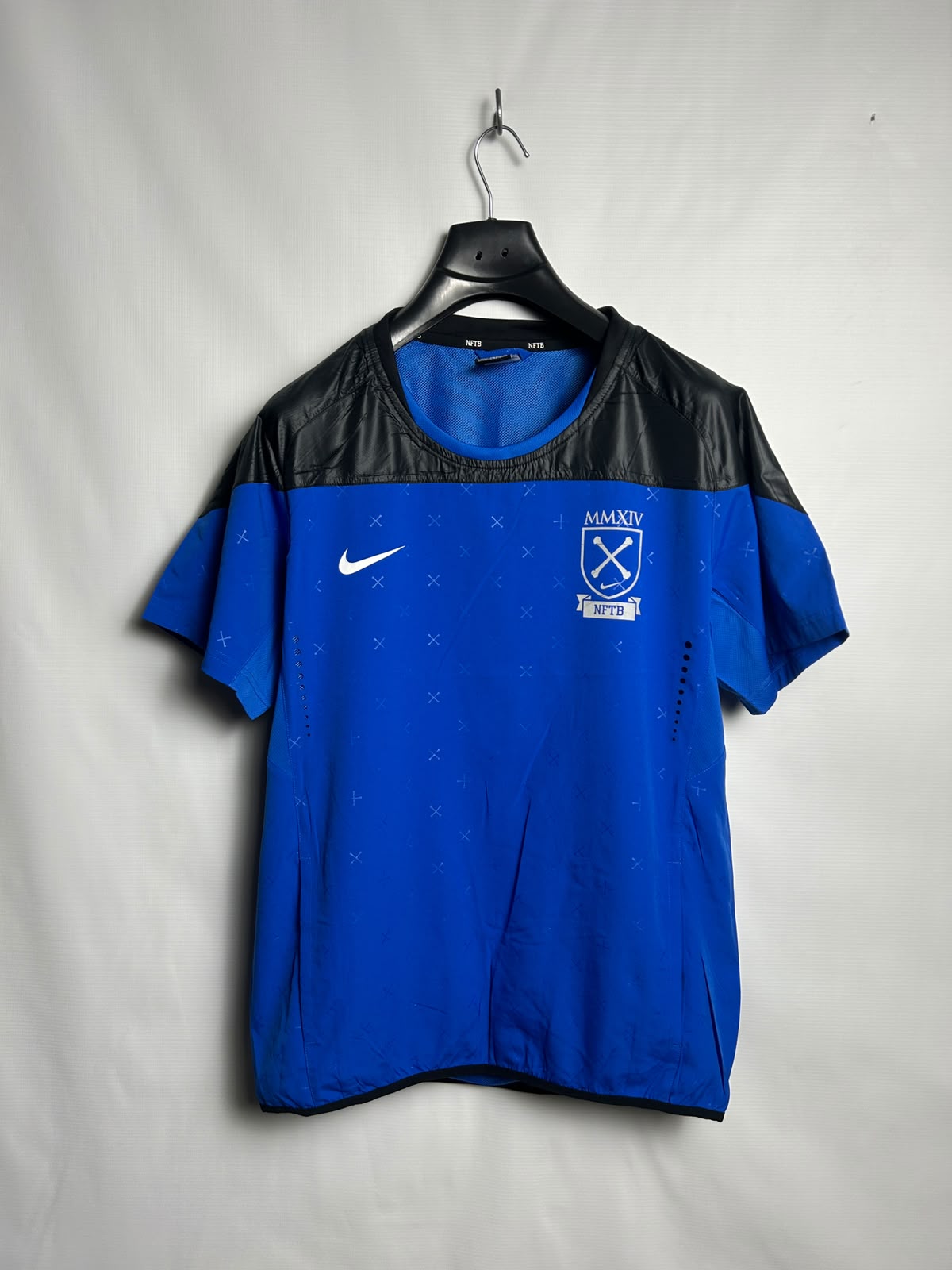 Nike Blue Round Neck - Medium