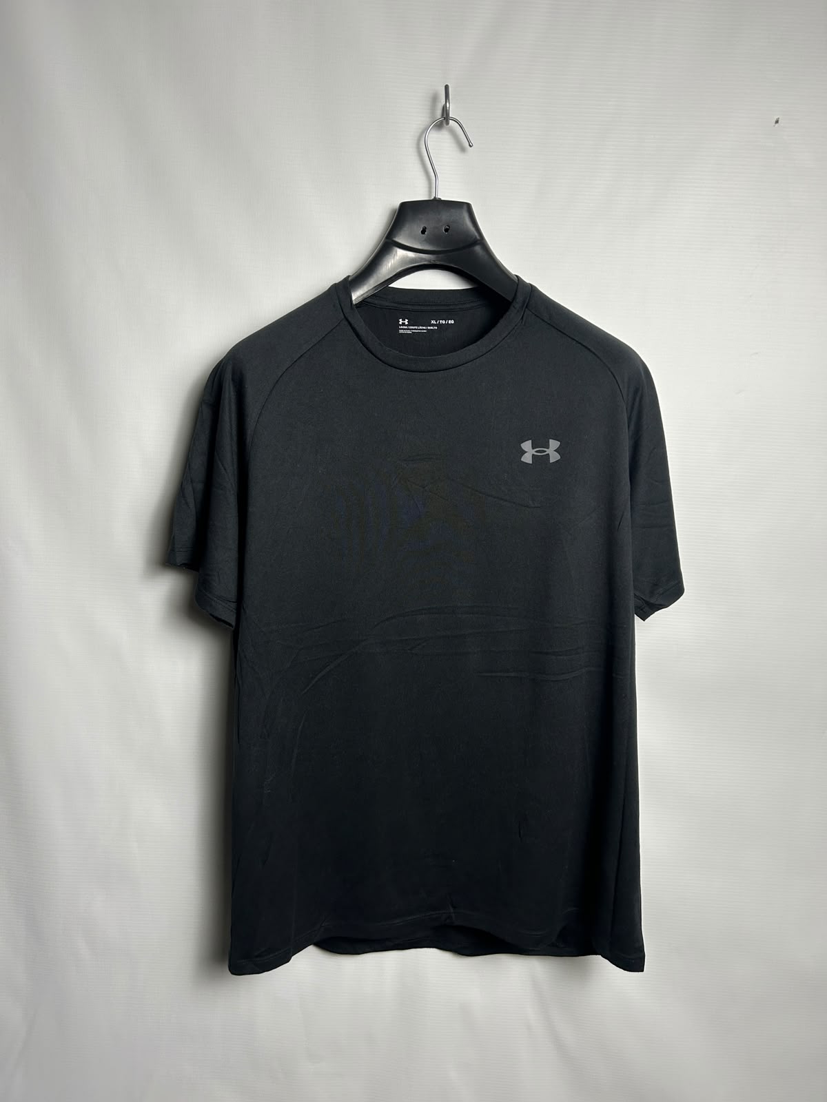 Under Armour Black Round Neck - XL